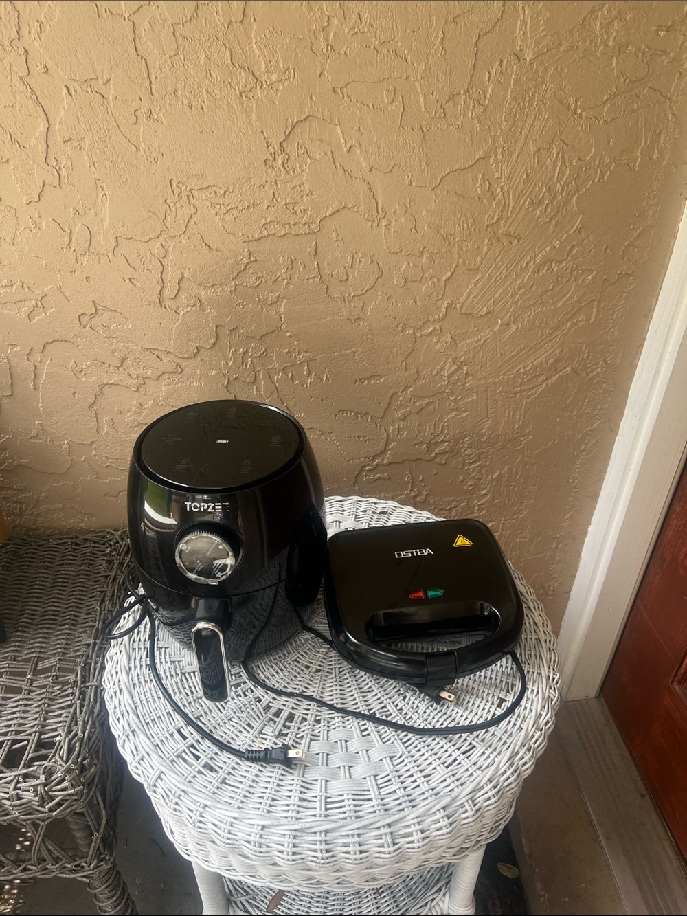 TOPZEE Black Air Fryer with Oster Black Sandwich Maker